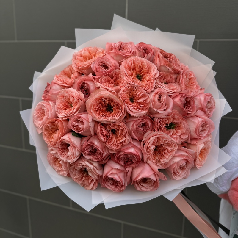 Монобукет из 35 пионовидных роз сорта Mandarin 